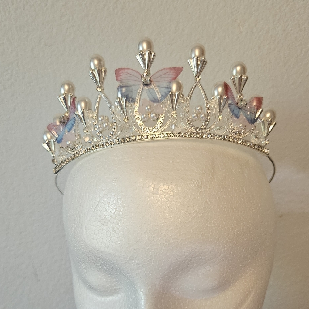 Fairy or Faery crown tiara. Lovely pearl and butterfly headpiece. NWT